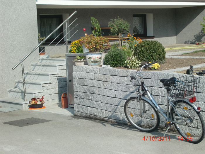 Stiegen und Pflasterungen