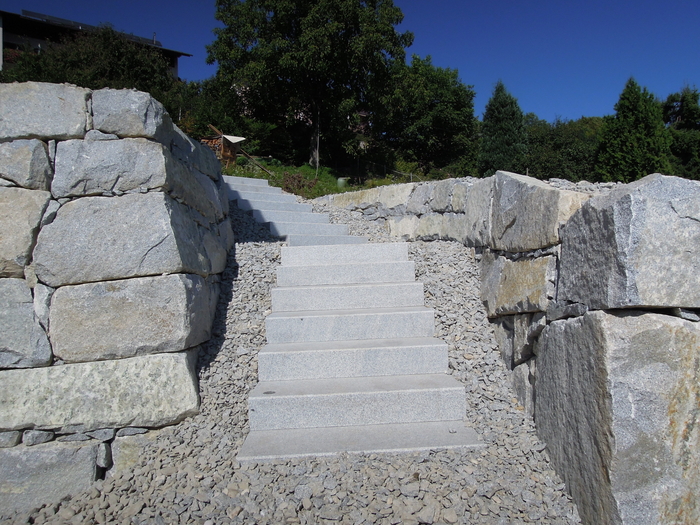 Stiegen und Pflasterungen